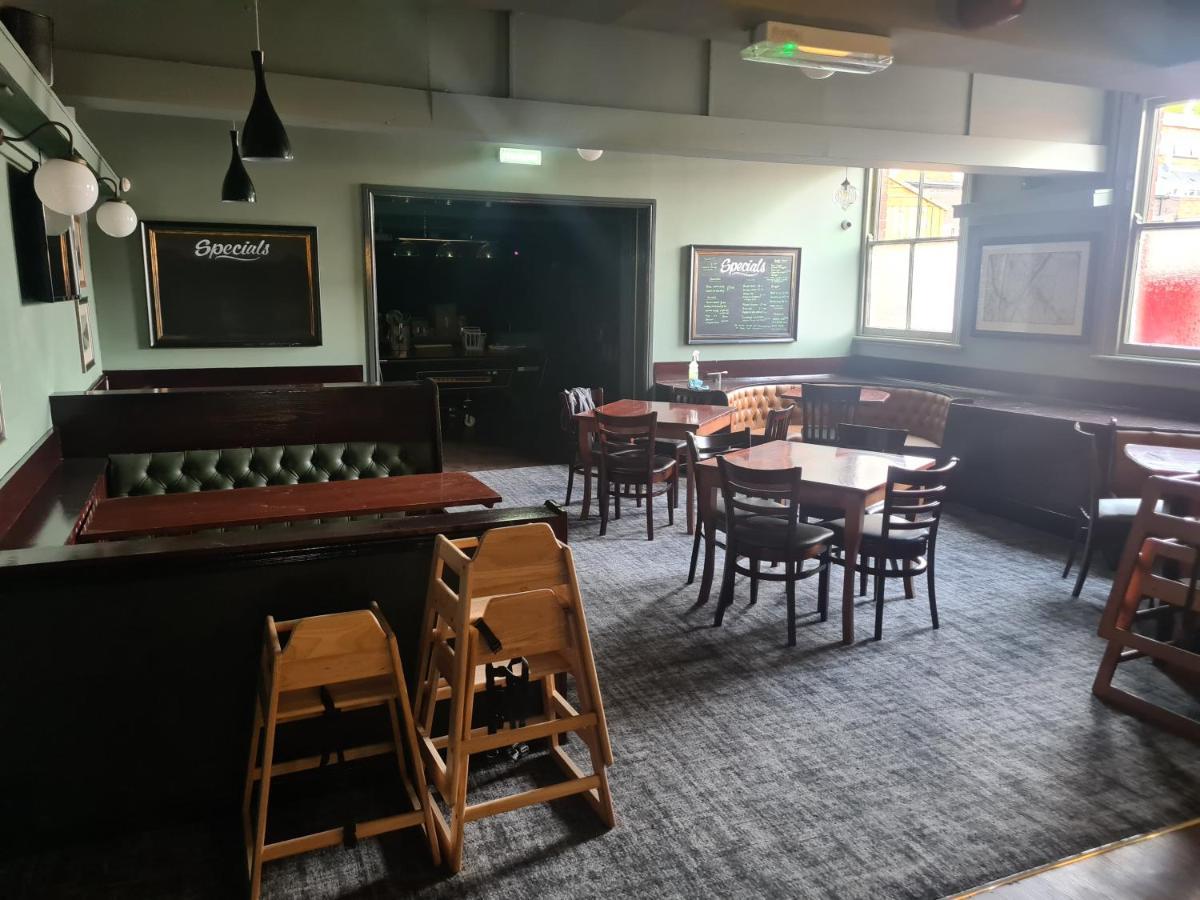 Hen House Hotel Cannock Buitenkant foto