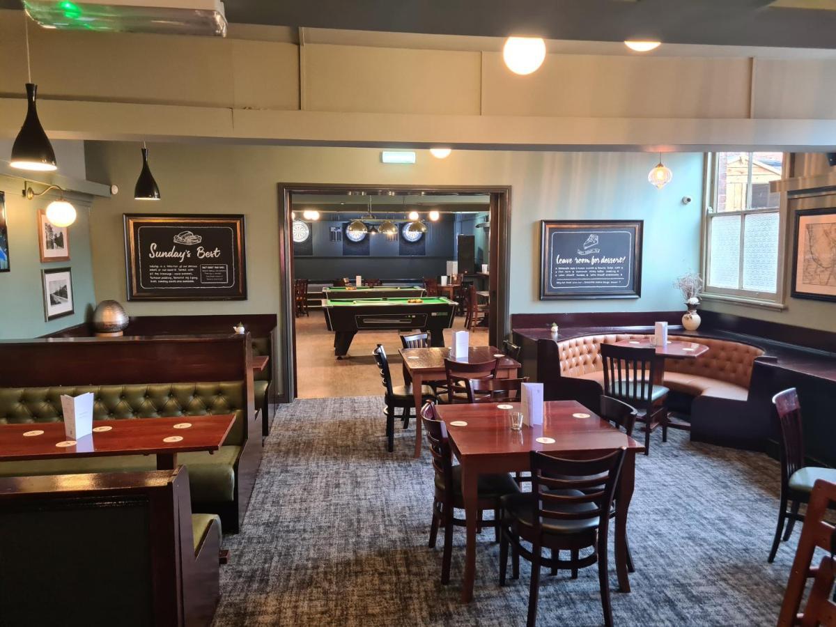 Hen House Hotel Cannock Buitenkant foto