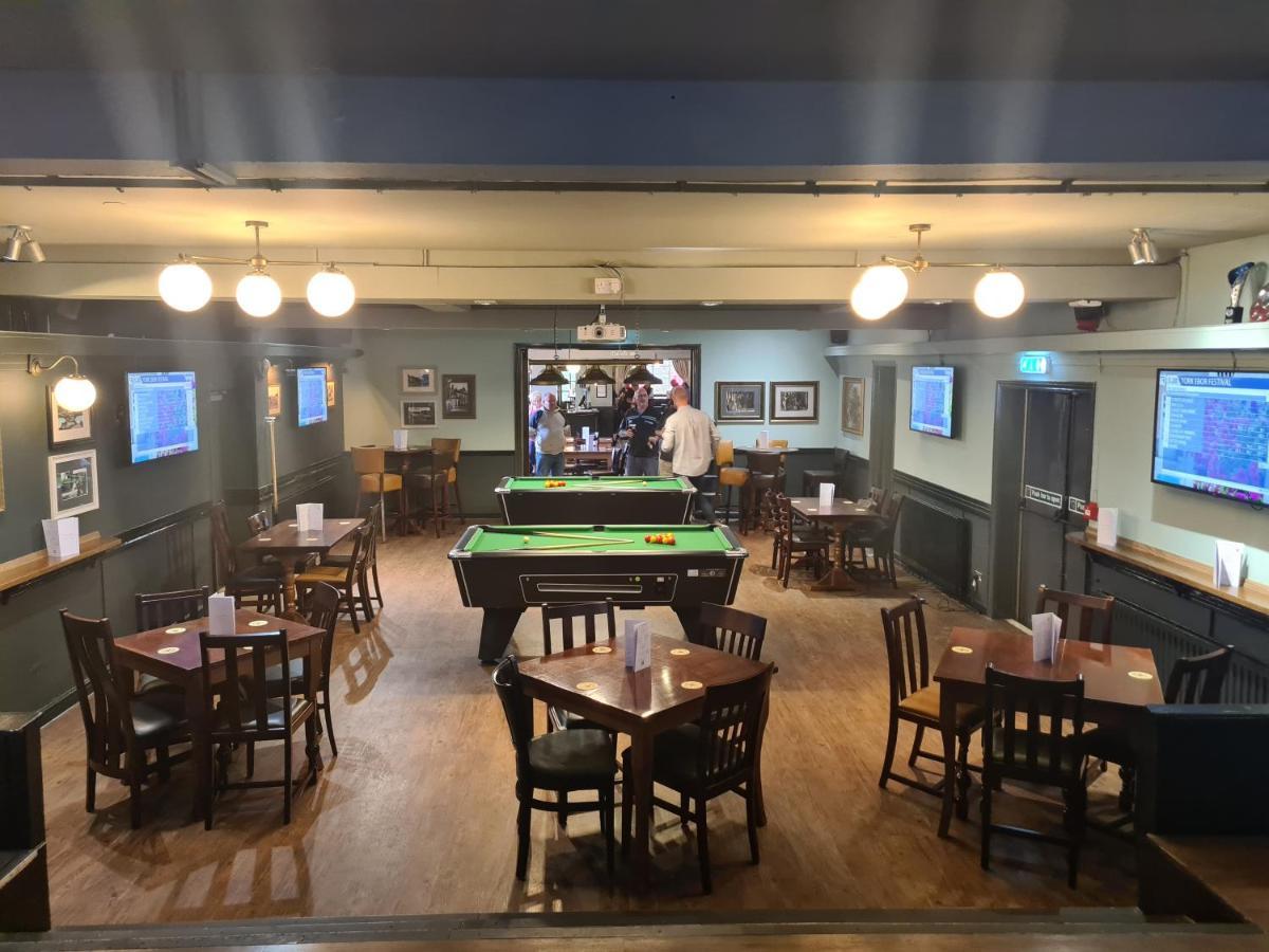 Hen House Hotel Cannock Buitenkant foto