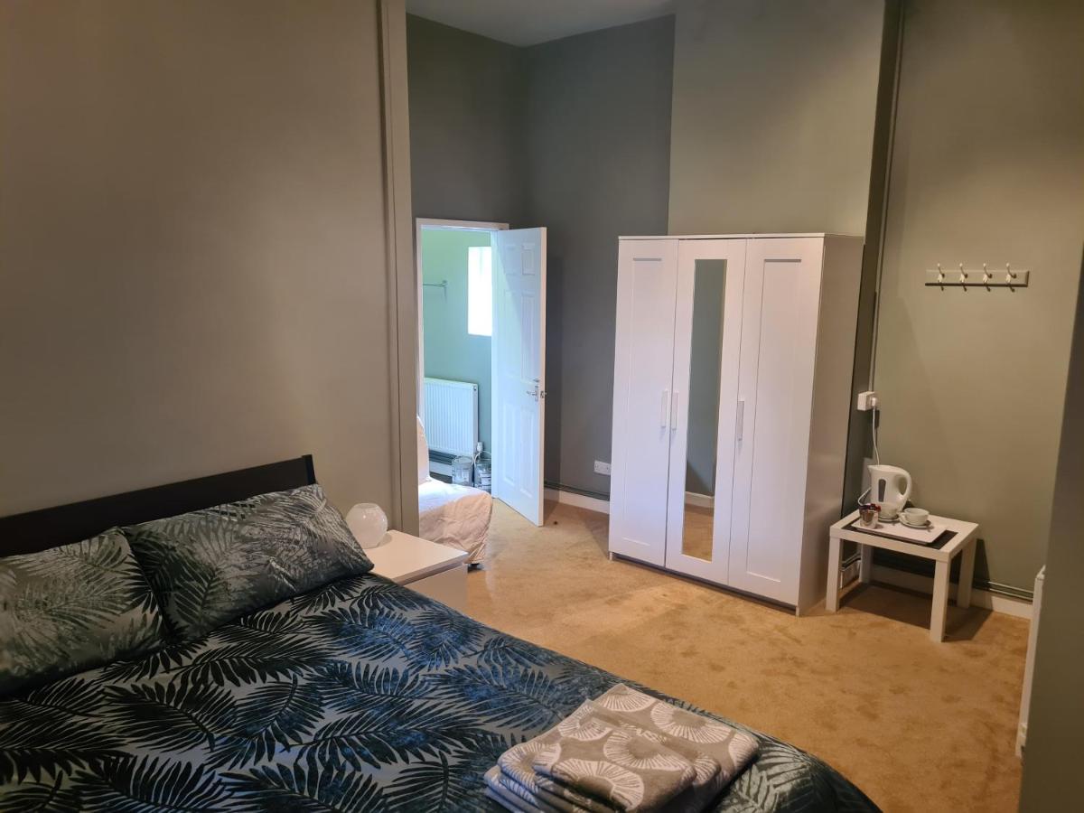 Hen House Hotel Cannock Buitenkant foto